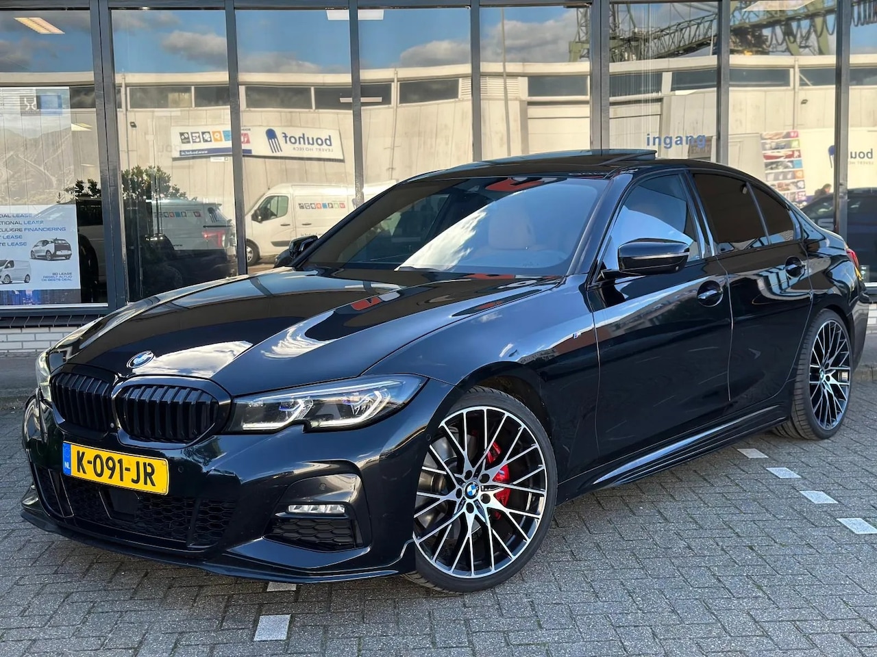 BMW 3-serie - 330i High Executive Edition 330i High Executive Edition - AutoWereld.nl