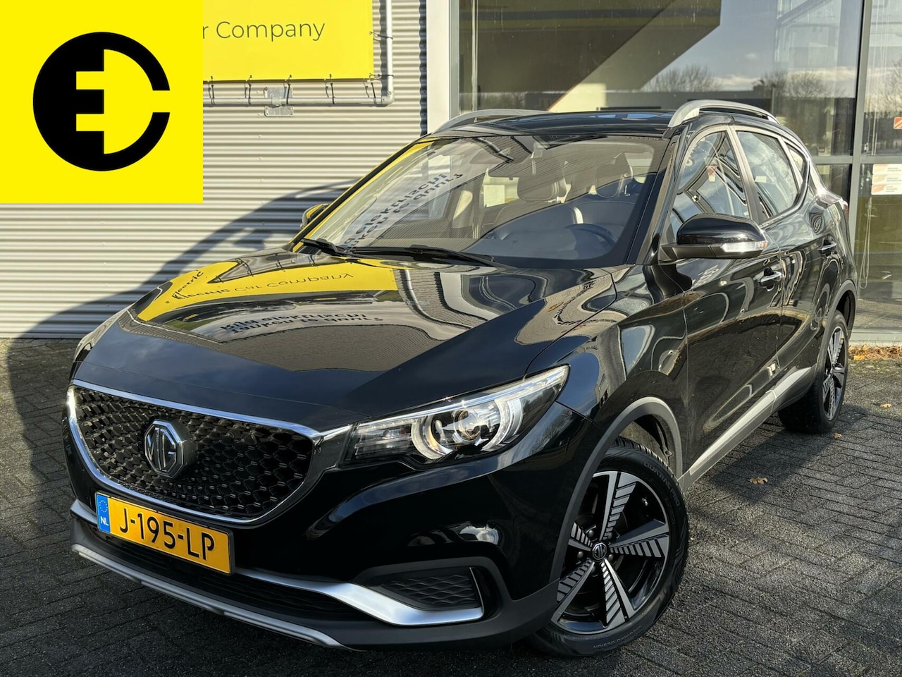 MG ZS - EV Luxury 45 kWh | €12.950 na subsidie |Pano | Apple CarPlay - AutoWereld.nl