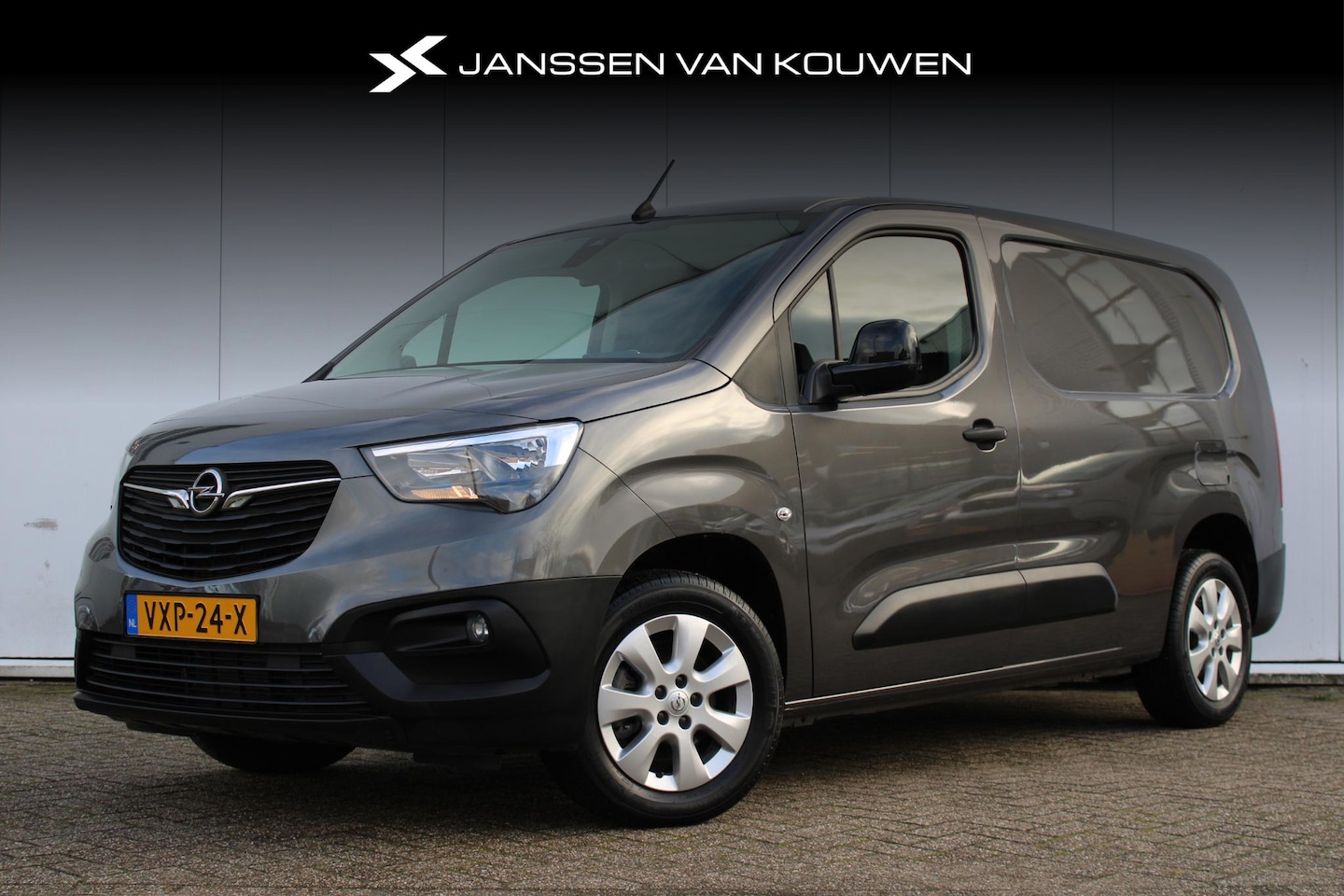 Opel Combo - 1.5D L2H1 Standaard Navigatie / Parkeercamera / Lichtmetalen Velgen - AutoWereld.nl