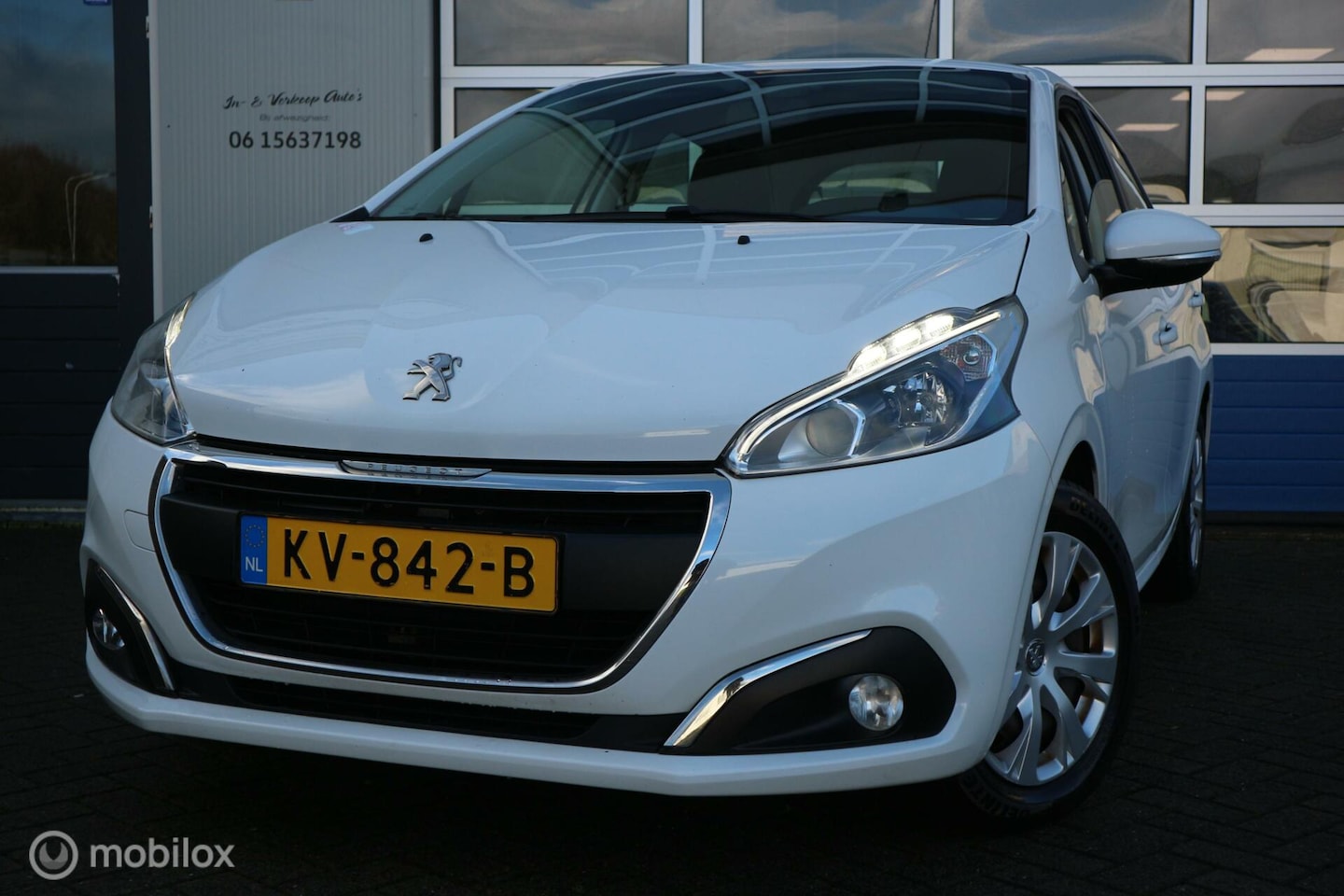 Peugeot 208 - 1.2 PureTech Blue Lion AIRCO/NAVIGATIE/CRUISE - AutoWereld.nl