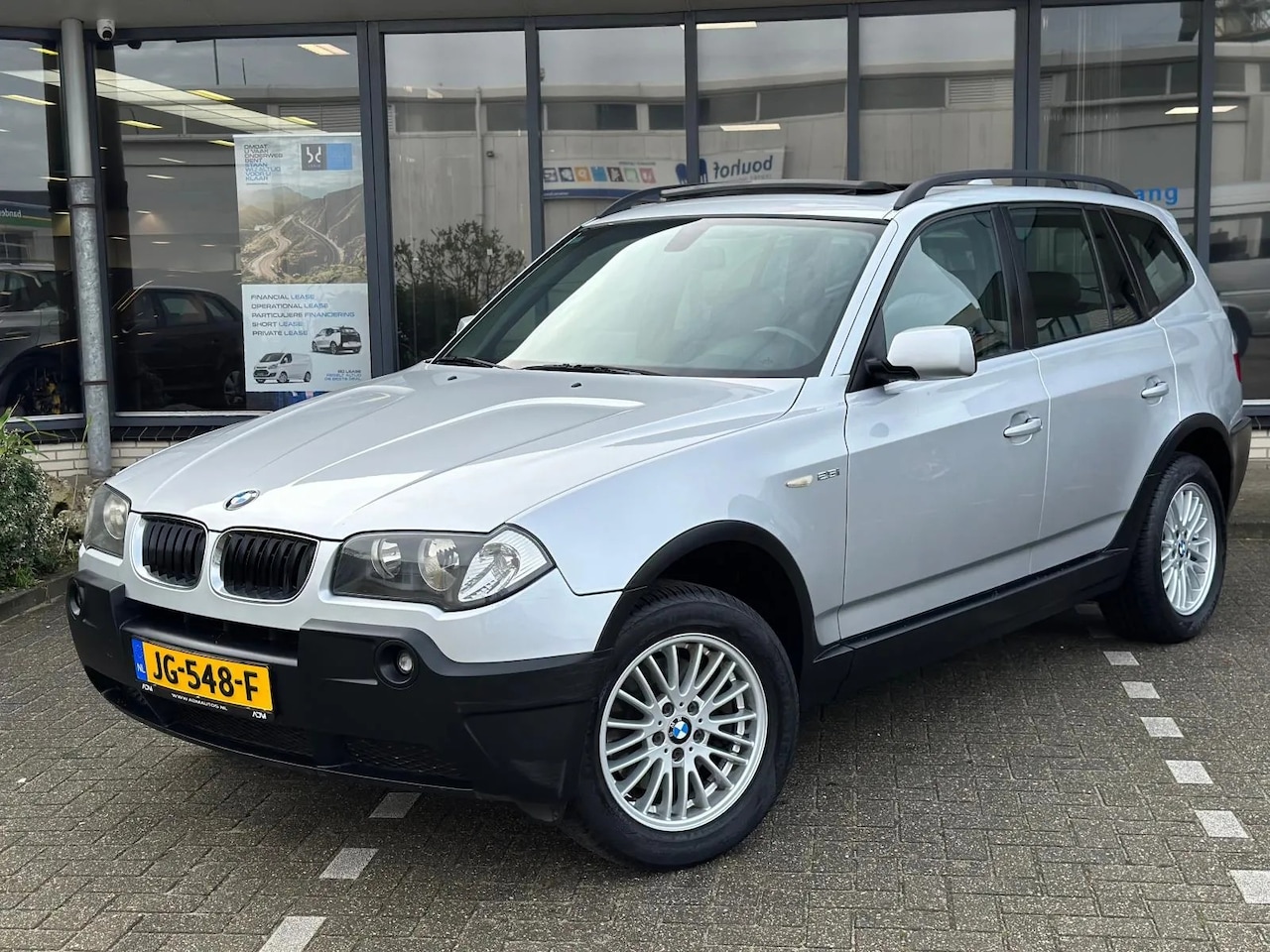 BMW X3 - 2.5i Executive / Pano / Leder / Navi - AutoWereld.nl