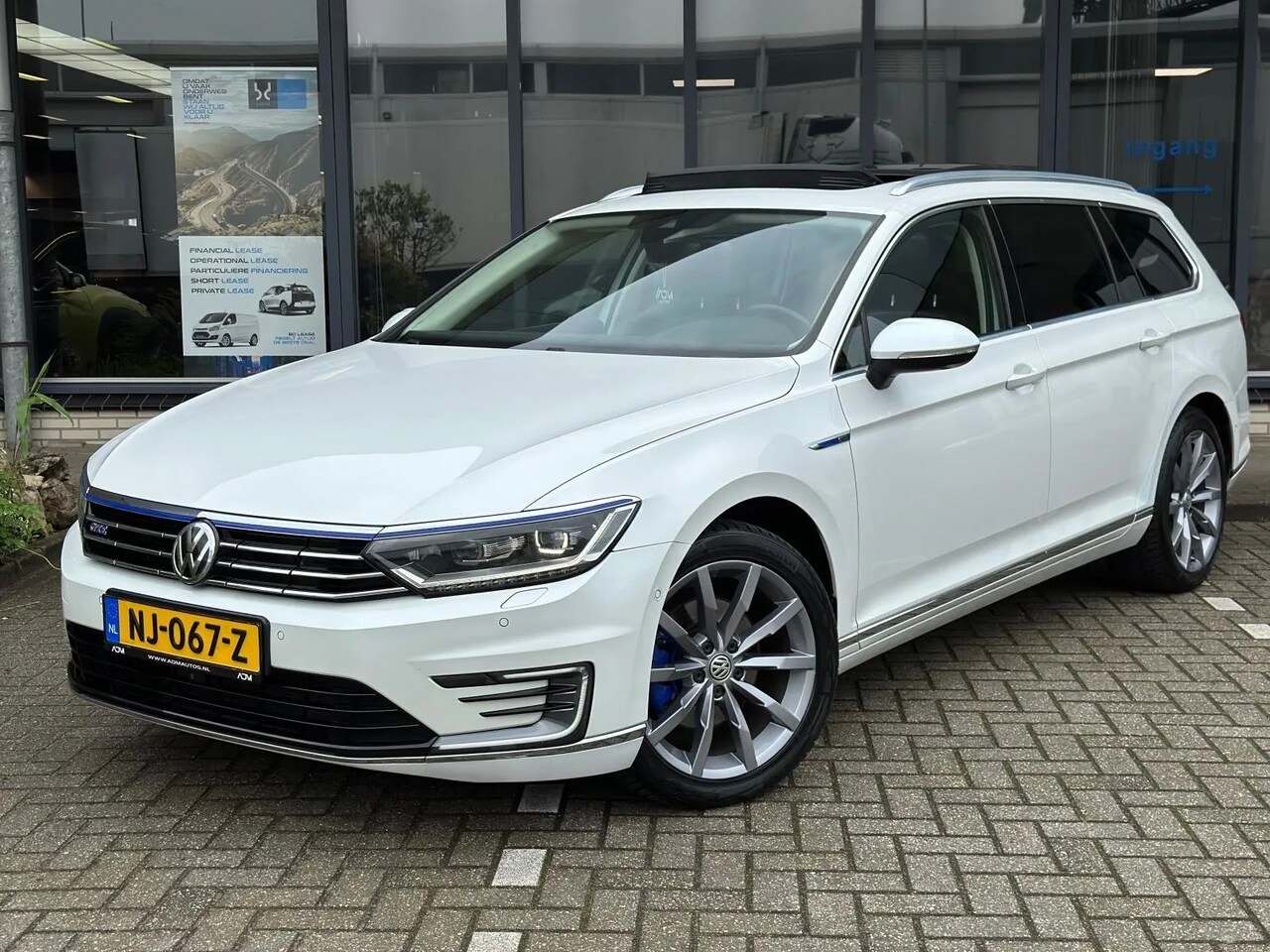 Volkswagen Passat Variant - 1.4 TSI GTE Highline / PANO / Leder bekleding / Head up - AutoWereld.nl