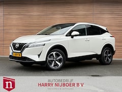 Nissan Qashqai - 1.3 MHEV Xtronic Premiere Edition Panoramadak / Trekhaak / 360 camera / Led / Navi enz enz