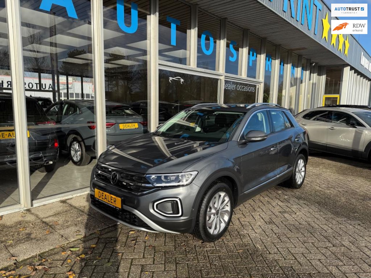 Volkswagen T-Roc - 1.5 TSI Style 150PK / CARPLAY / ACHTERUITRIJCAMERA / ELEKTRISCHE ACHTERKLEP - AutoWereld.nl