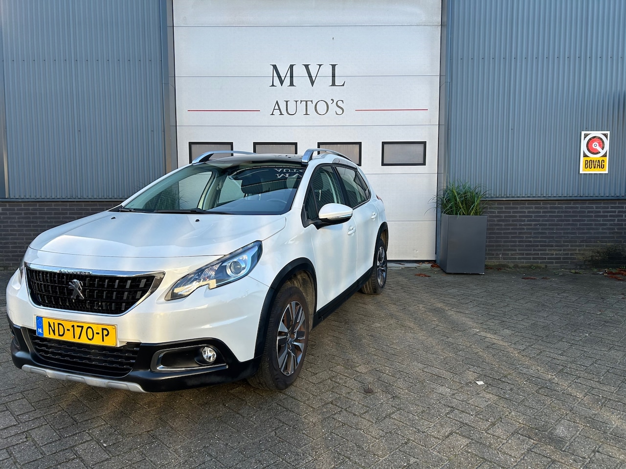 Peugeot 2008 - 1.2 PureTech Allure / Nap - AutoWereld.nl