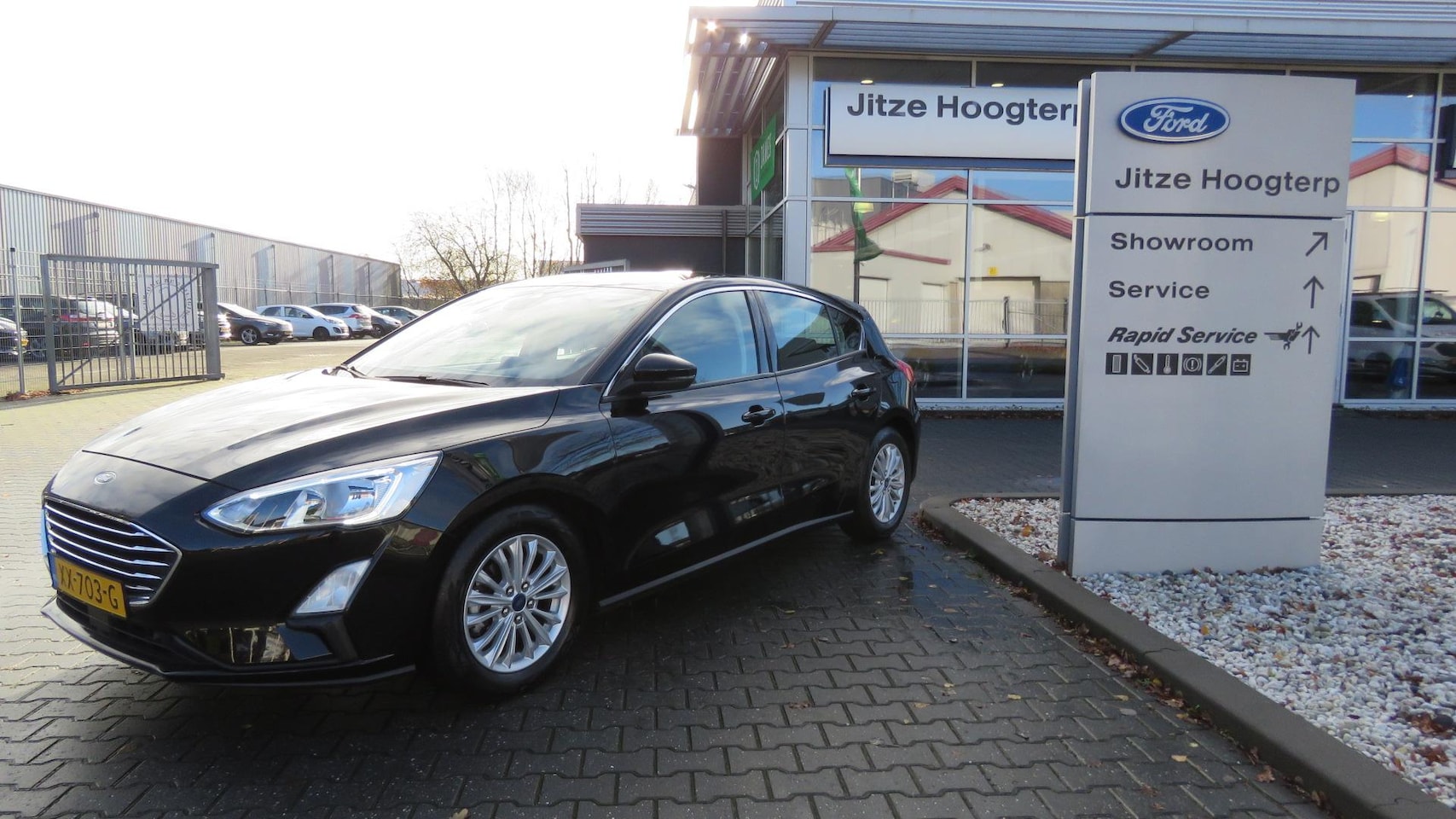 Ford Focus - 1.0 EcoBoost Titanium 1.0 EcoBoost Titanium 5 drs, 125 pk, Trekhaak, PDC, WinterPack, 97386 km !! - AutoWereld.nl