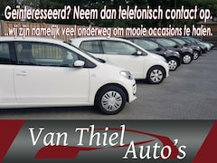 Volkswagen Golf - 1.6 Comfortline navi cruis verlaagd