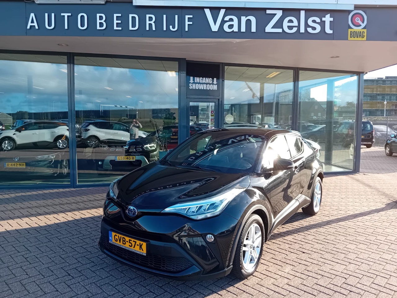 Toyota C-HR - 1.8 Hybrid Dynamic Automaat, Airco(aut), Carplay/Android auto, Navigatie, Bluetooth, Keyle - AutoWereld.nl