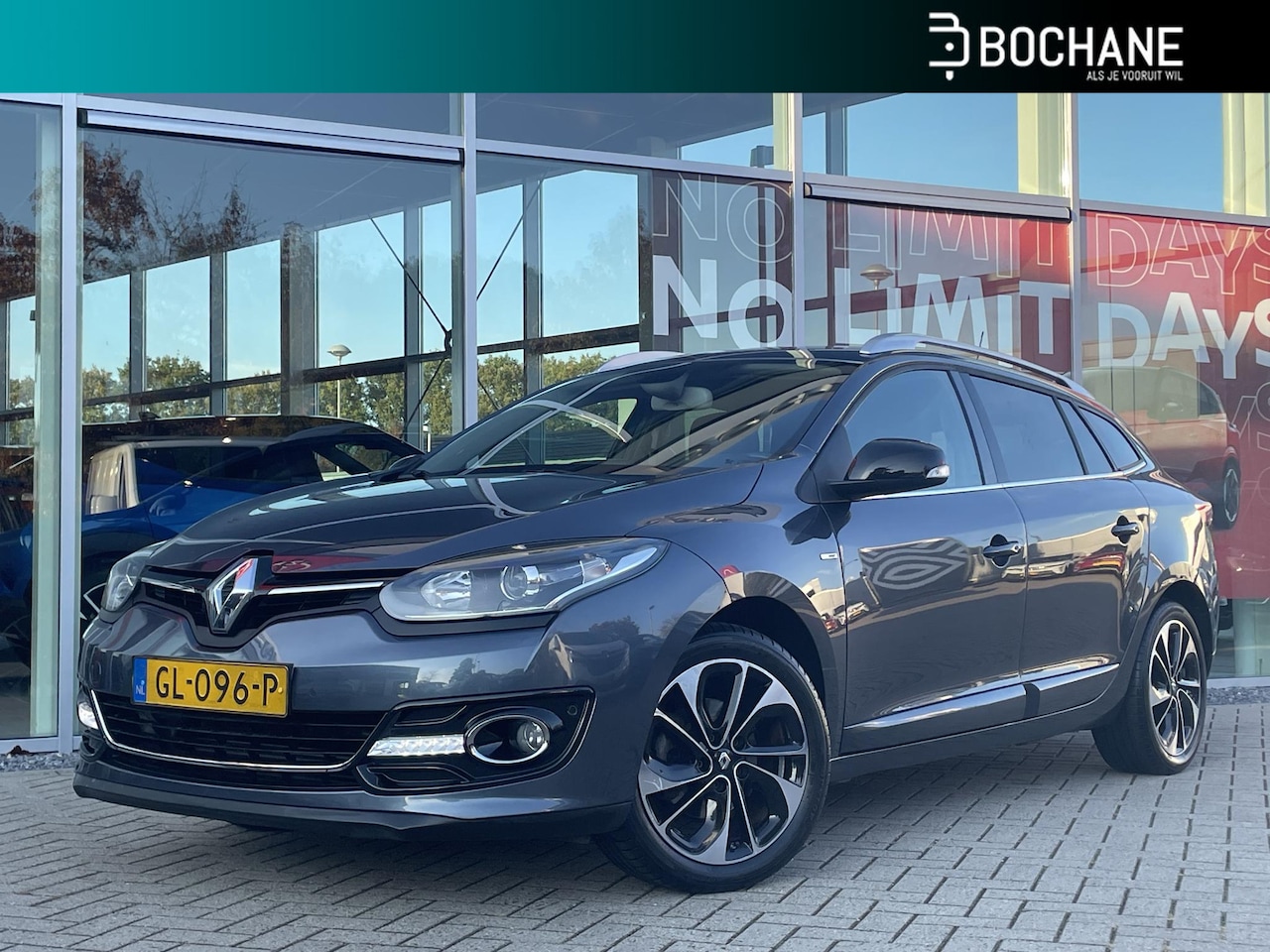 Renault Mégane Estate - 1.2 TCe Bose | Trekhaak | Navigatie Winterbanden - AutoWereld.nl