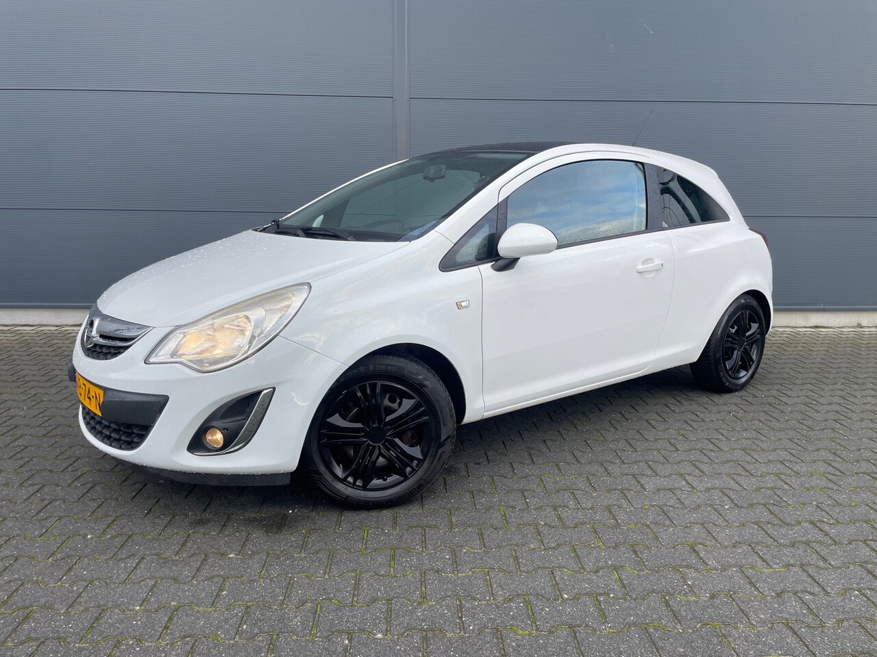 Opel Corsa - 1.4-16V sport bouwjaar 2011 met 88400 km - AutoWereld.nl