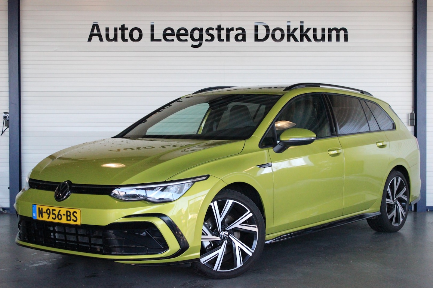 Volkswagen Golf Variant - 1.5 TSI R-Line Pano | Lemon Yellow | Camera | LED | Navi | Carplay | Alcantara | 18" LMV | - AutoWereld.nl