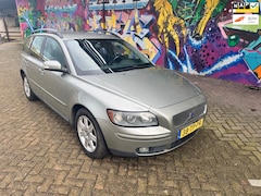 Volvo V50 - 1.8 Edition II vol leer airco sport velgen trekhaak mooie frisse auto boeken aanwezig rijd