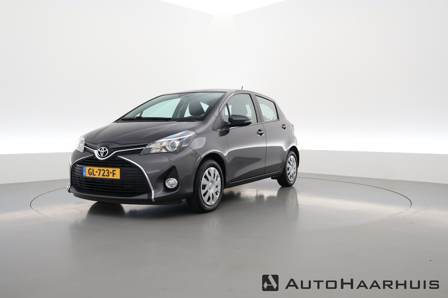 Toyota Yaris - 1.0 VVT-i Comfort | Camera | Trekhaak | Airco | Bluetooth - AutoWereld.nl