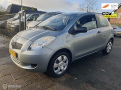 Toyota Yaris - 1.0 VVTi Terra 117.249 km nap