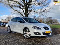 Seat Leon - 1.2 TSI Ecomotive Businessline COPA | Cruise + Clima + Navi nu € 4.975,