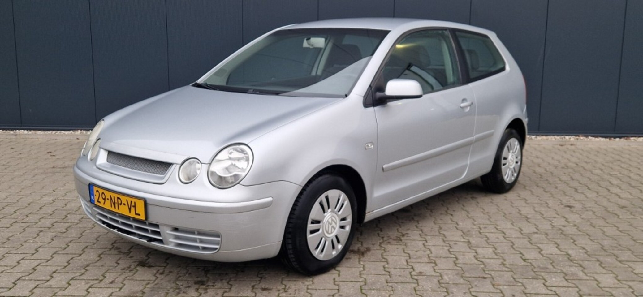 Volkswagen Polo - 1.4 - 16 V  75 pk   Airco    nwe APK - AutoWereld.nl