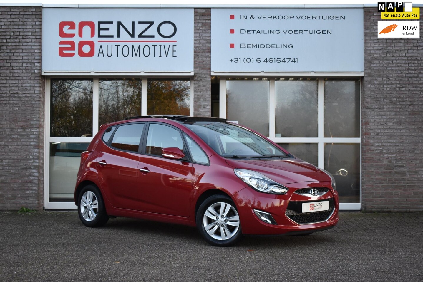 Hyundai ix20 - 1.4i i-Motion Full option Pano Cruise Trekhaak Airco 2e eigenaar - AutoWereld.nl