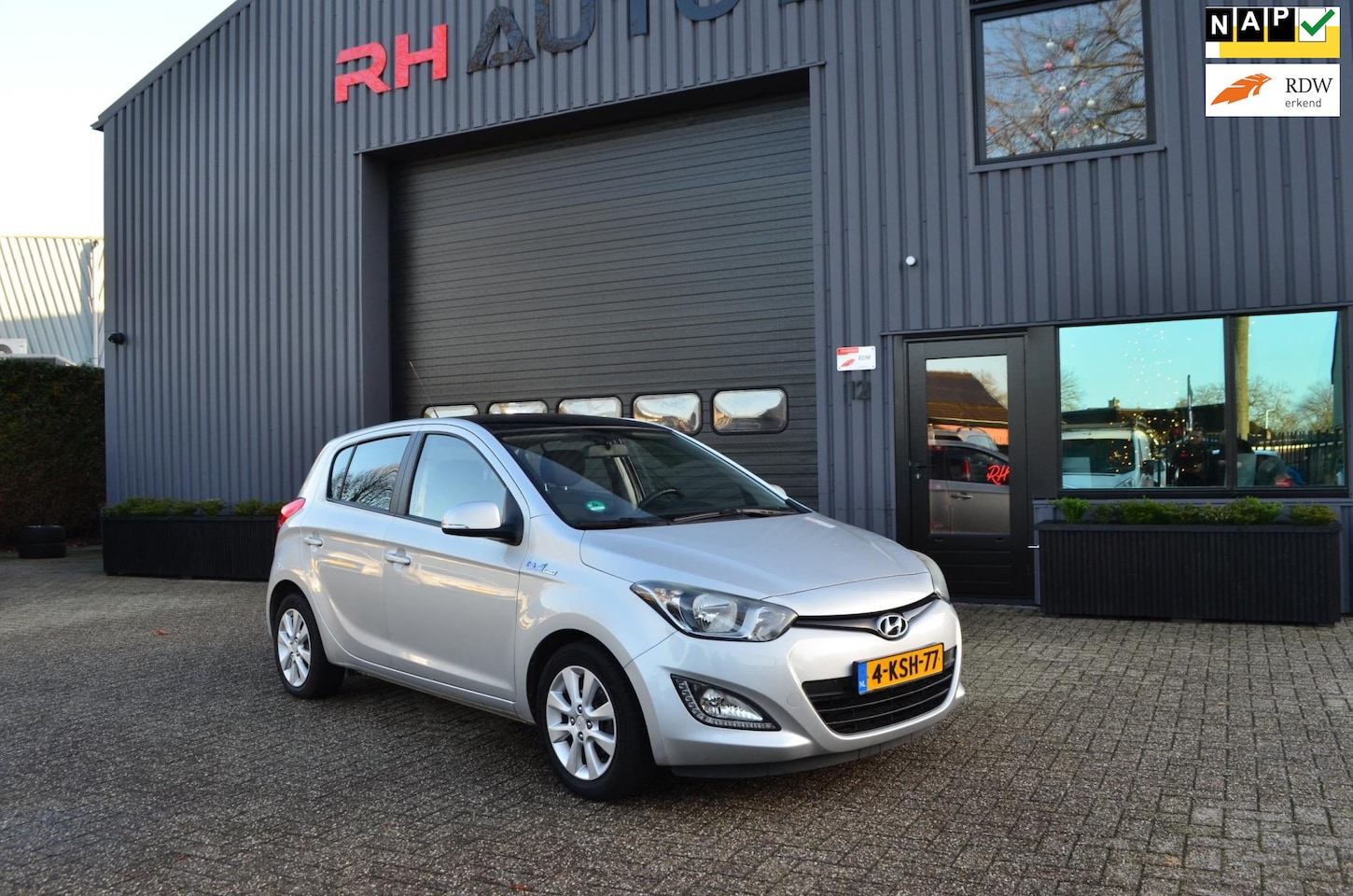 Hyundai i20 - 1.2i Go! Airco | Afneembare trekhaak | LMT Velgen - AutoWereld.nl