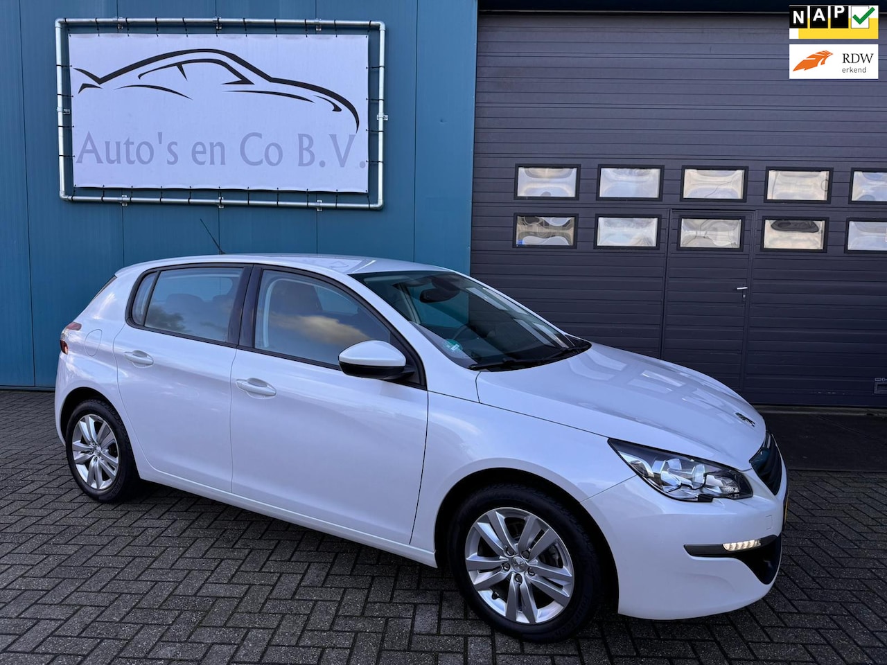 Peugeot 308 - 1.2 PureTech Active 5-deurs 2016 Clima Cruise Navigatie LED Pdc NL Auto NAP - AutoWereld.nl