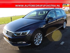 Volkswagen Passat Variant - 1.6 TDI Highline // AUT / PANO / NAVI / CAMERA //