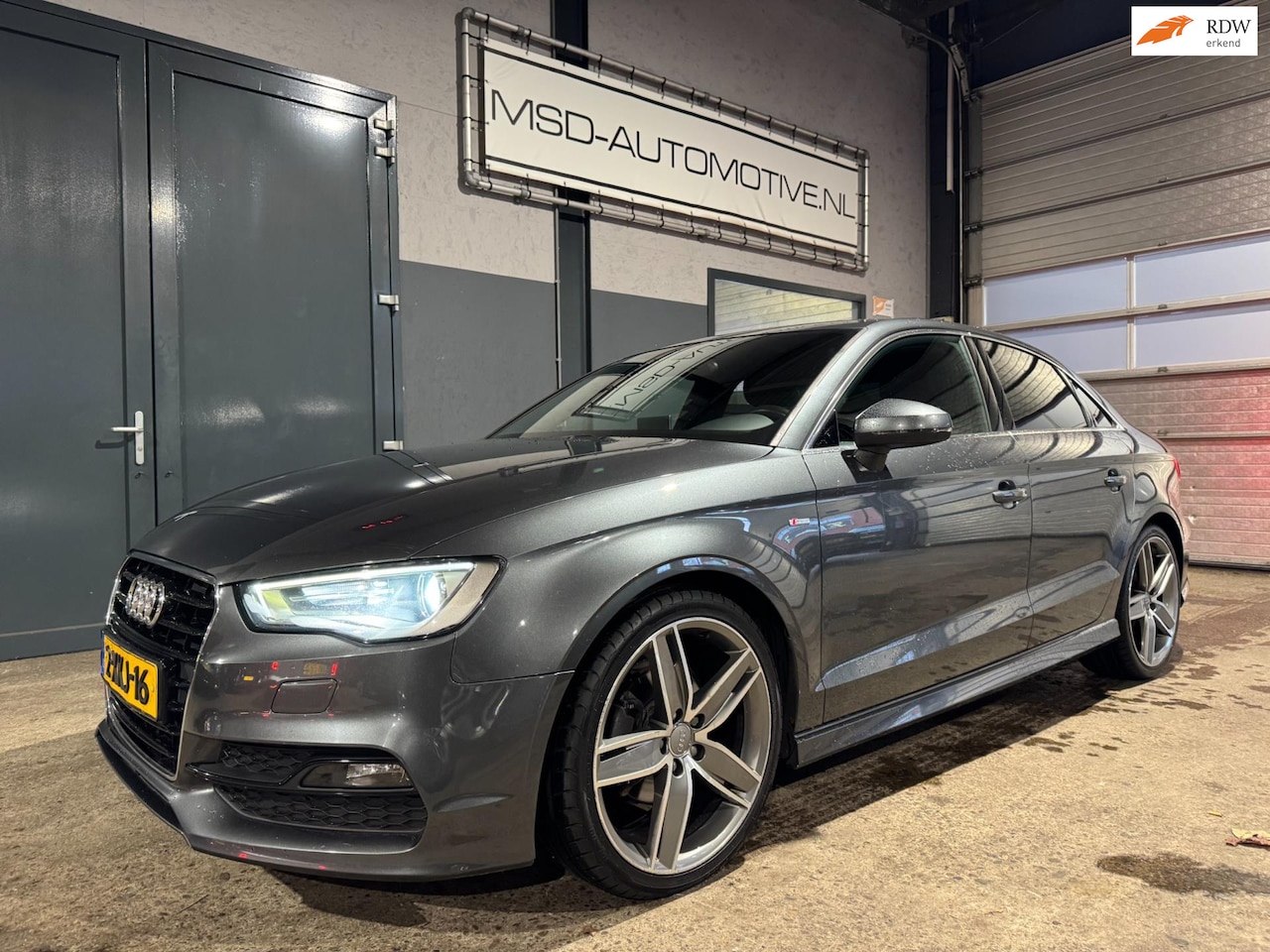 Audi A3 Limousine - 1.4 TFSI CoD Ambition Pro Line S-Line Sportstoelen NAP - AutoWereld.nl