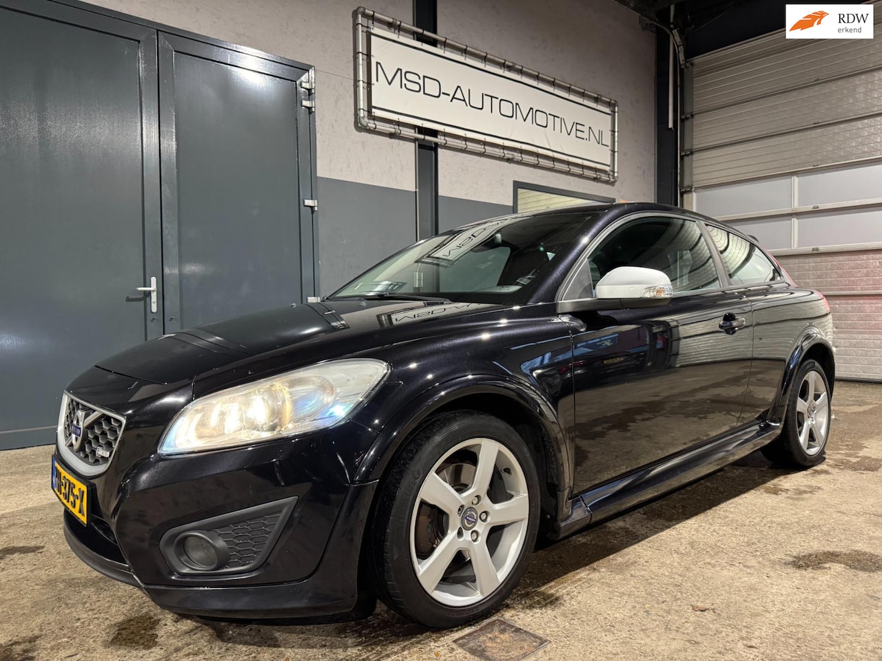 Volvo C30 - 2.0 D3 Summum Automaat R-Design Onderhouden - AutoWereld.nl