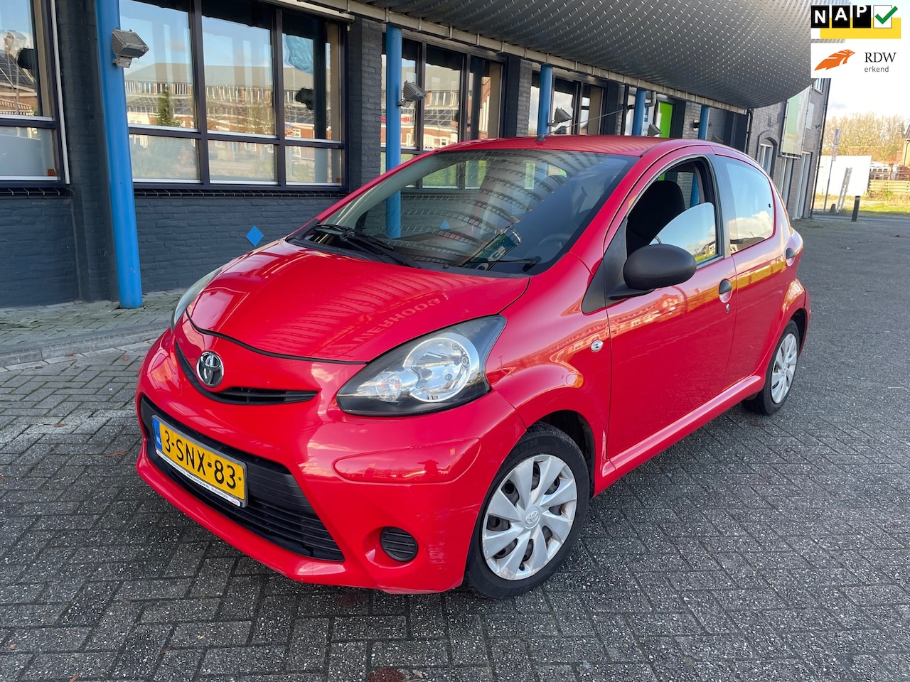 Toyota Aygo - 1.0 VVT-i Now NAP/AIRCO/ELEK.RAMEN/APK 11-2025 - AutoWereld.nl