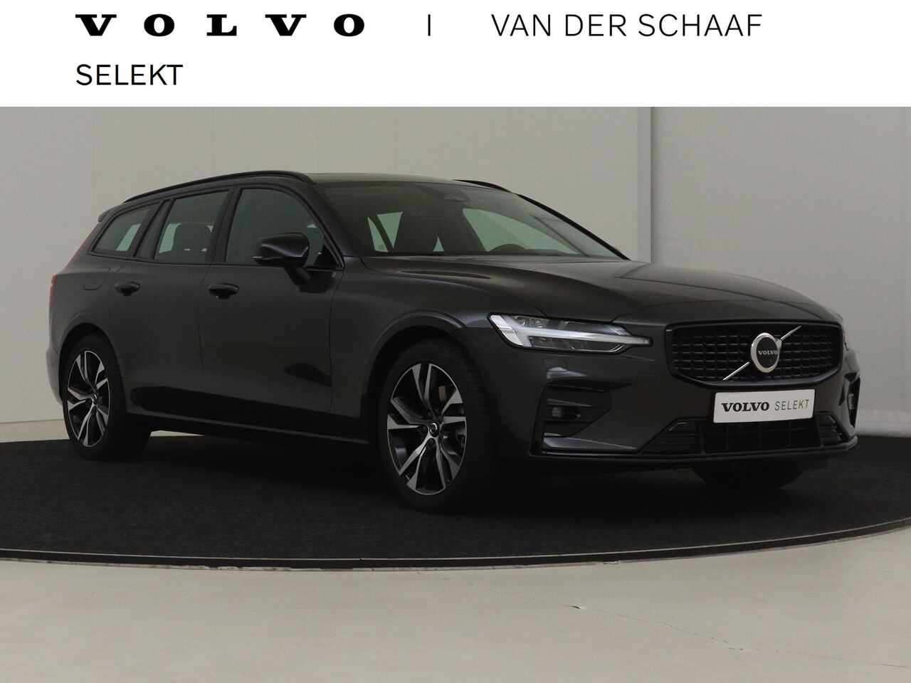 Volvo V60 - B3 Plus Dark | Panorama Dak | 360° Camera | Trekhaak - AutoWereld.nl