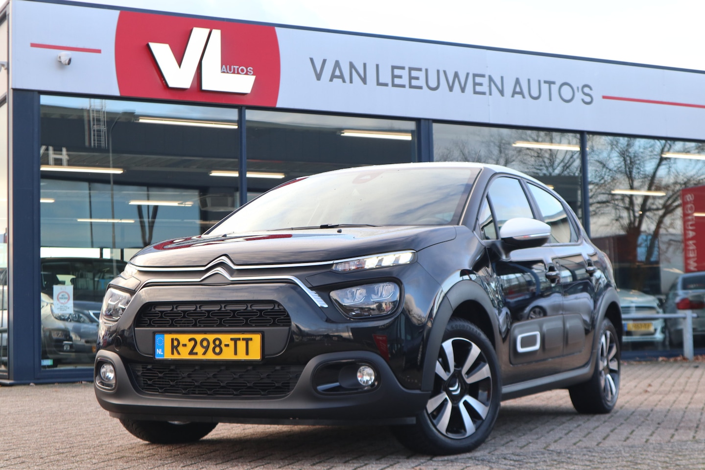 Citroën C3 - 1.2 PureTech Saint James | Nieuw Binnen! | Automaat | Navi | Clima - AutoWereld.nl