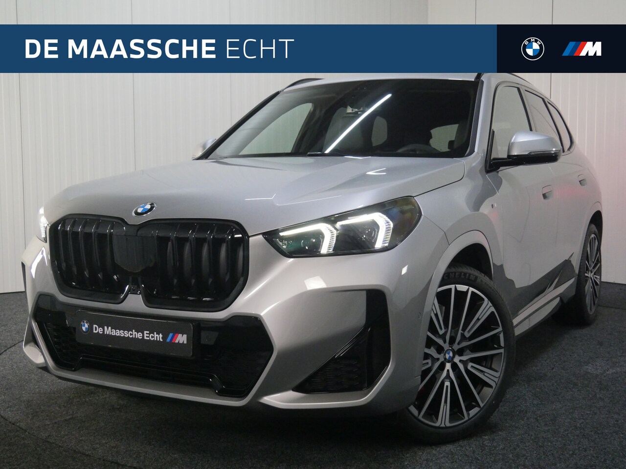 BMW X1 - sDrive18i High Executive M Sport Automaat / Panoramadak / Trekhaak / Sportstoelen /	Adapti - AutoWereld.nl