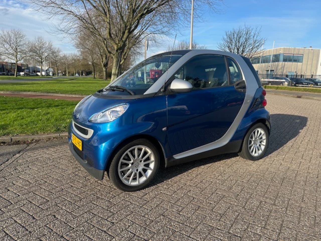 Smart Fortwo coupé - 1.0 mhd Passion AIRCO | PANORAMADAK | VOLL AUTOMAAT | MHD | F1 FLIPPERS AAN STUUR | TOERE - AutoWereld.nl