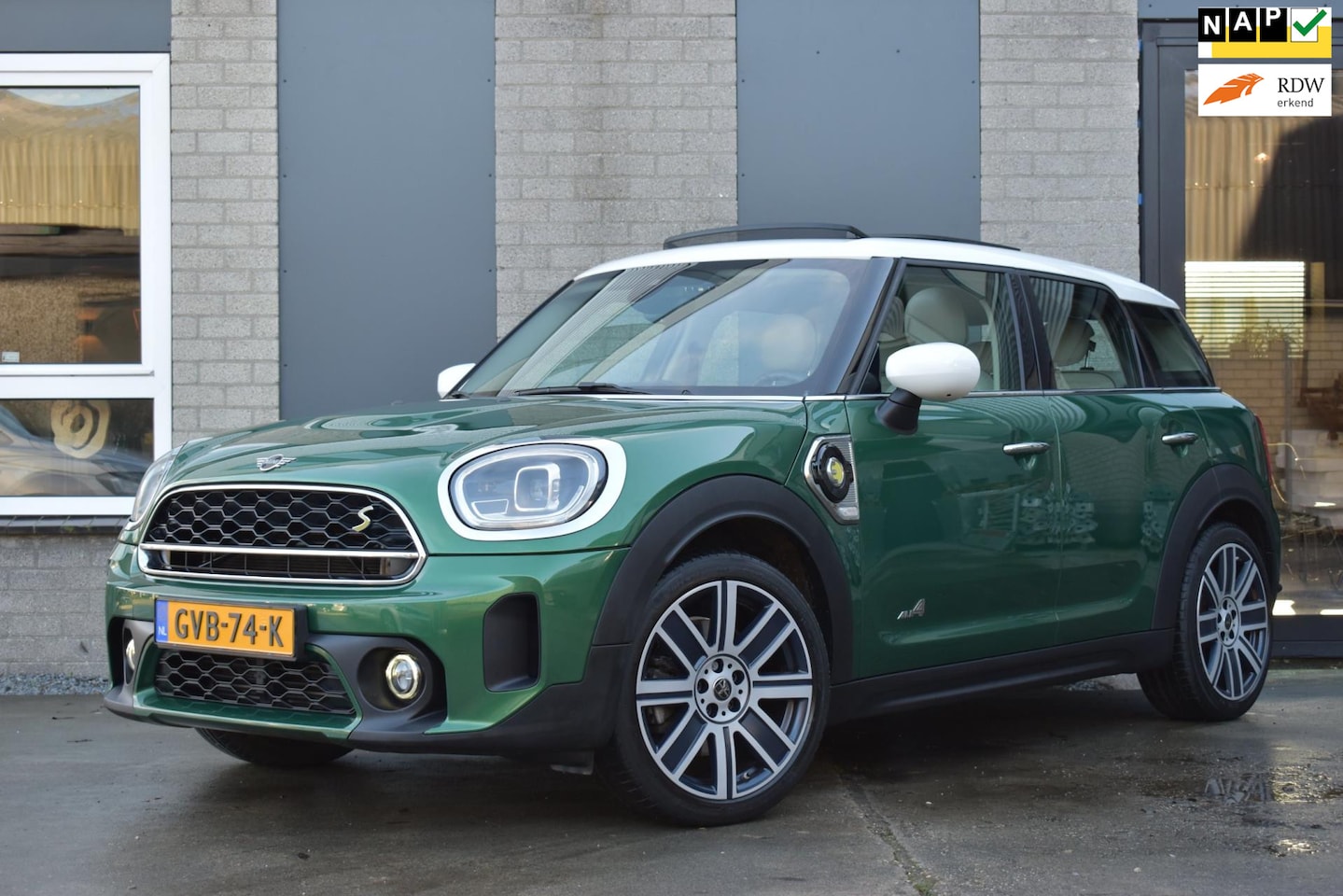 MINI Countryman - Mini 2.0 Cooper S E ALL4 Chili | NW MODEL | 1E EIG | DEALER | PANO | LEDER | NAVI PLUS | K - AutoWereld.nl