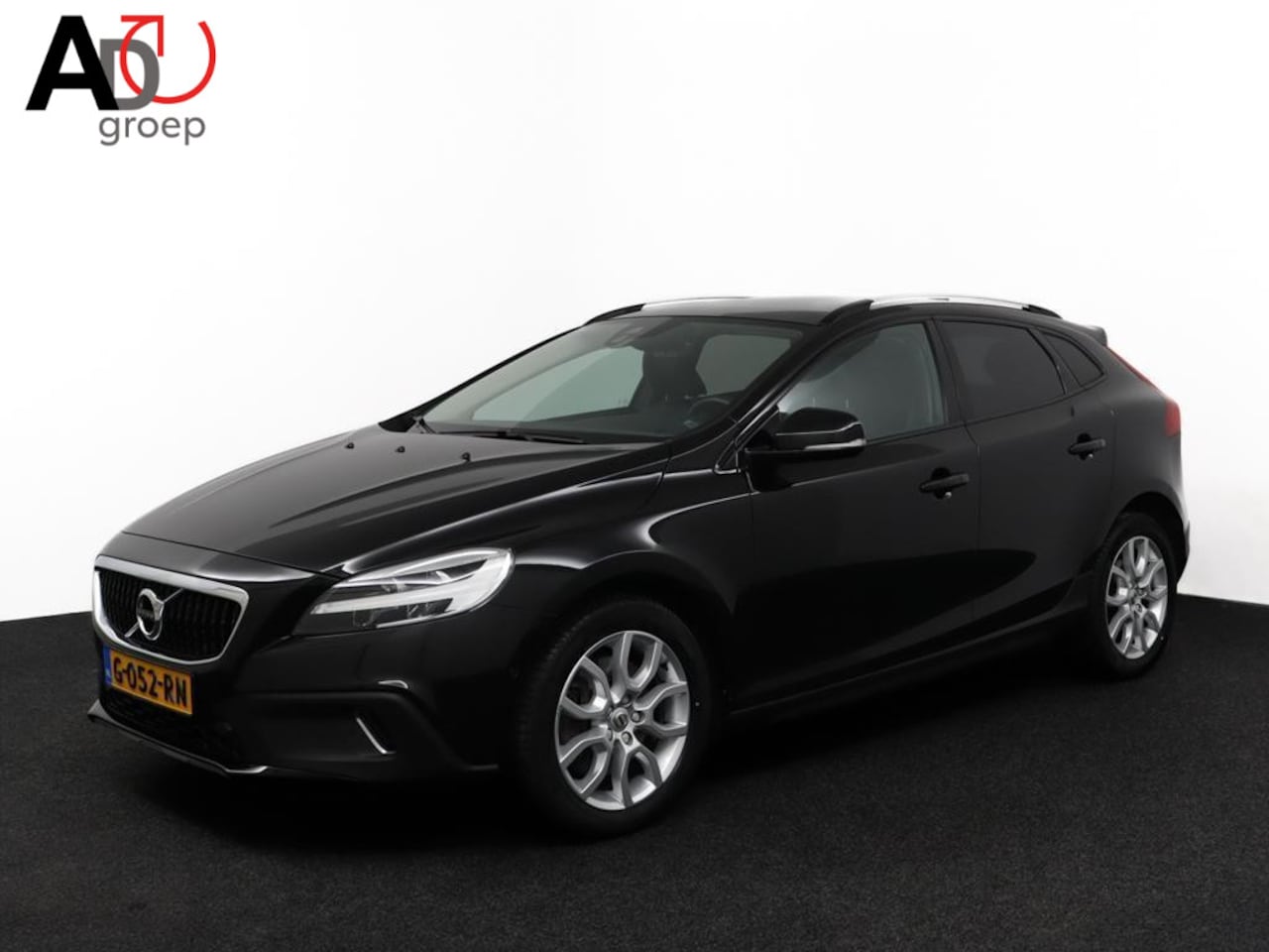 Volvo V40 Cross Country - 1.5 T3 Polar+ Luxury | Trekhaak | Leder | Stoelverwarming | Panoramadak | Achteruitrijcame - AutoWereld.nl