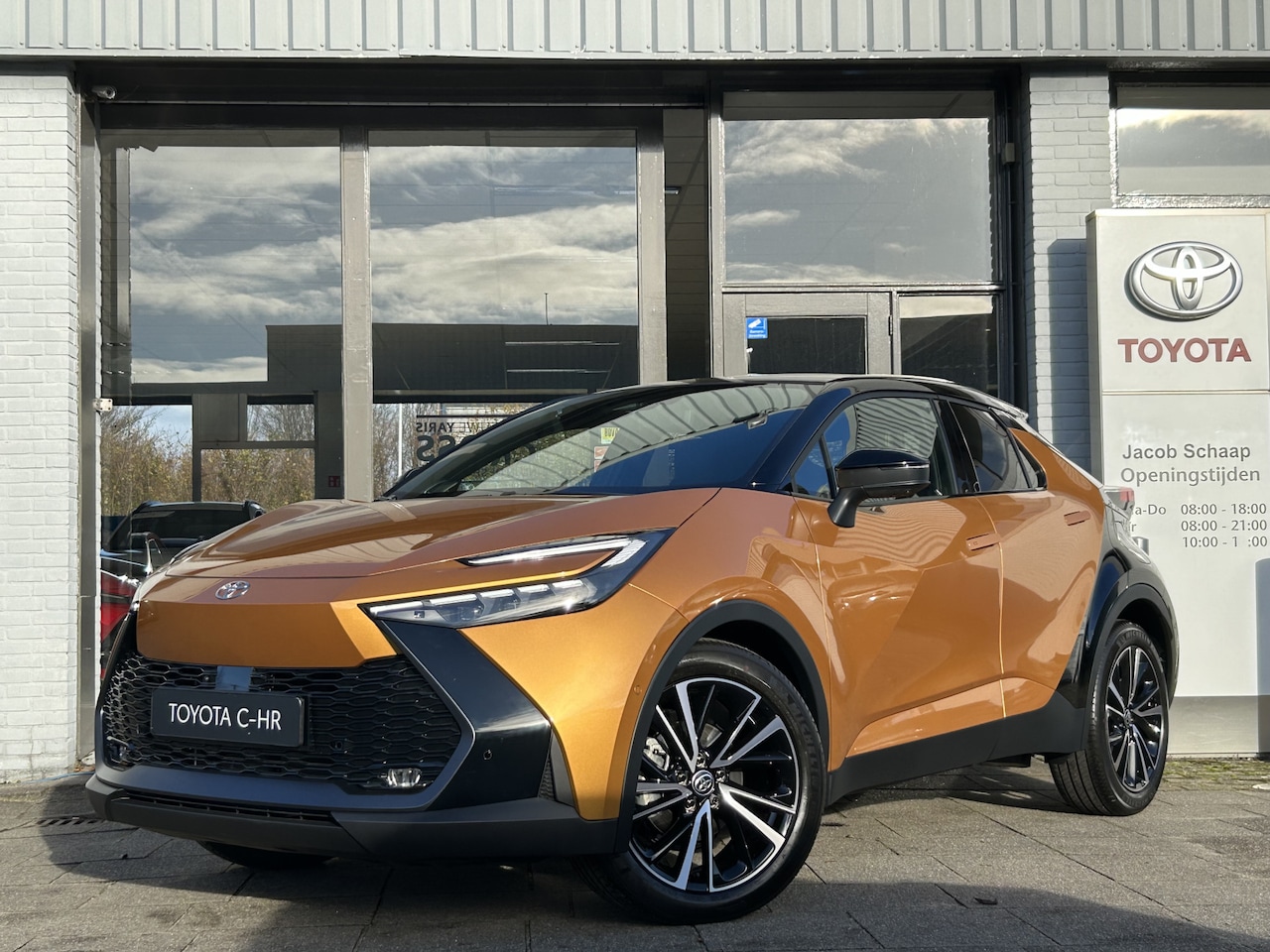 Toyota C-HR - 2.0 Hybrid 200 Première Edition Automaat 197pk | Dodehoekdetectie | Panoramadak | JBL | Ve - AutoWereld.nl