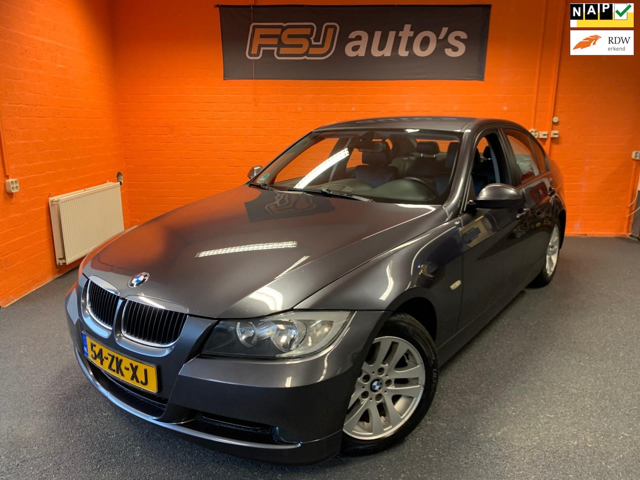 BMW 3-serie - 320i 170PK / EXECUTIVE / AIRCO / CRUISE / NAVI!! - AutoWereld.nl