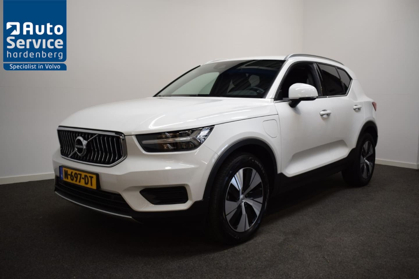 Volvo XC40 - T4 AUT7 Hybride Expression Airco/ Navi/ Apple Android auto/ Cruise - AutoWereld.nl