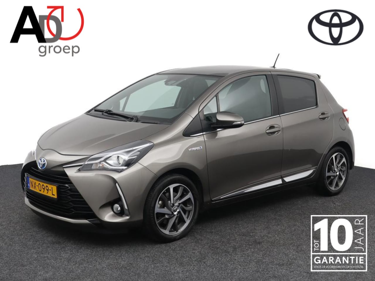 Toyota Yaris - 1.5 Hybrid Premium | Panoramadak | Trekhaak | Climate control | Keyless | - AutoWereld.nl