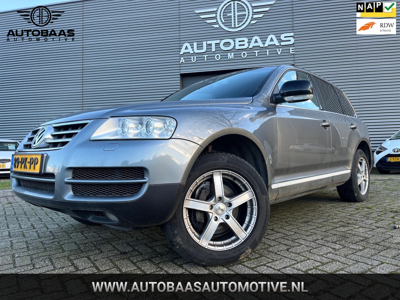 Volkswagen Touareg - 4.2 V8 Automaat **YOUNGTIMER**BOMVOL**3500KG TREKGEWICHT** - AutoWereld.nl