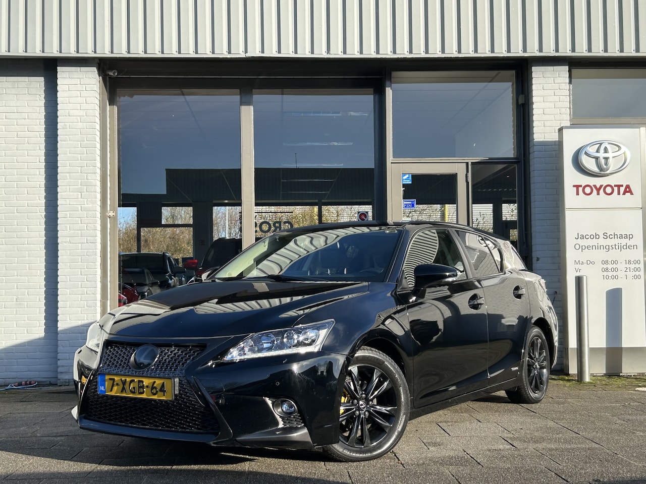 Lexus CT 200h - Luxury Line | Nette dealeronderhouden auto | Climate Control | Keyless entry | - AutoWereld.nl