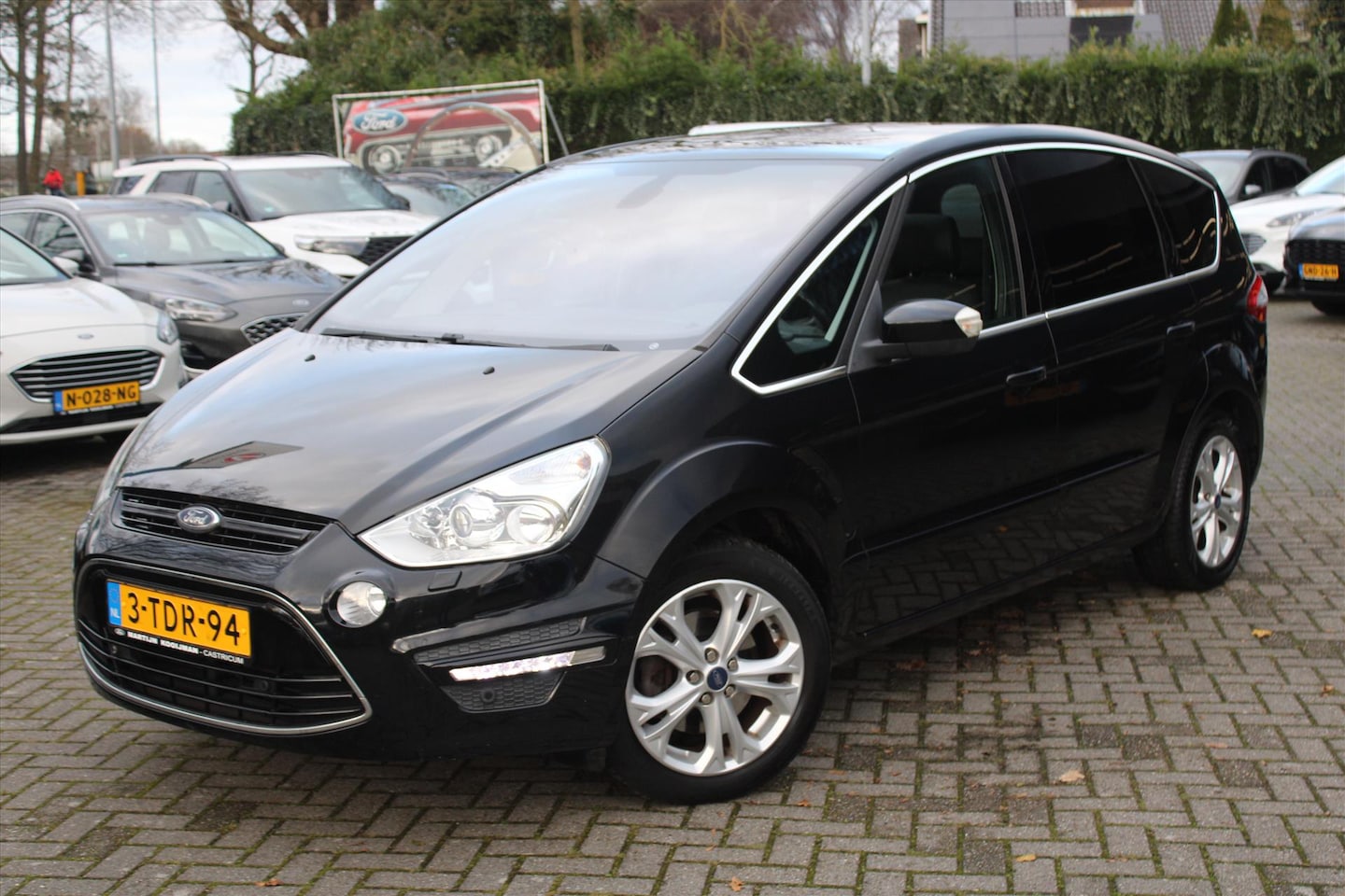 Ford S-Max - 1.6 EcoBoost Platinum 1.6 Ecoboost 160pk Platinum, Pano dak - AutoWereld.nl