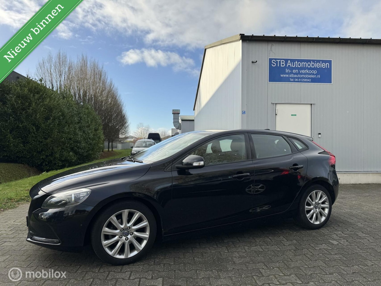 Volvo V40 - 1.6 D2 Momentum 1.6 D2 Momentum, Navi, Goed onderhouden - AutoWereld.nl