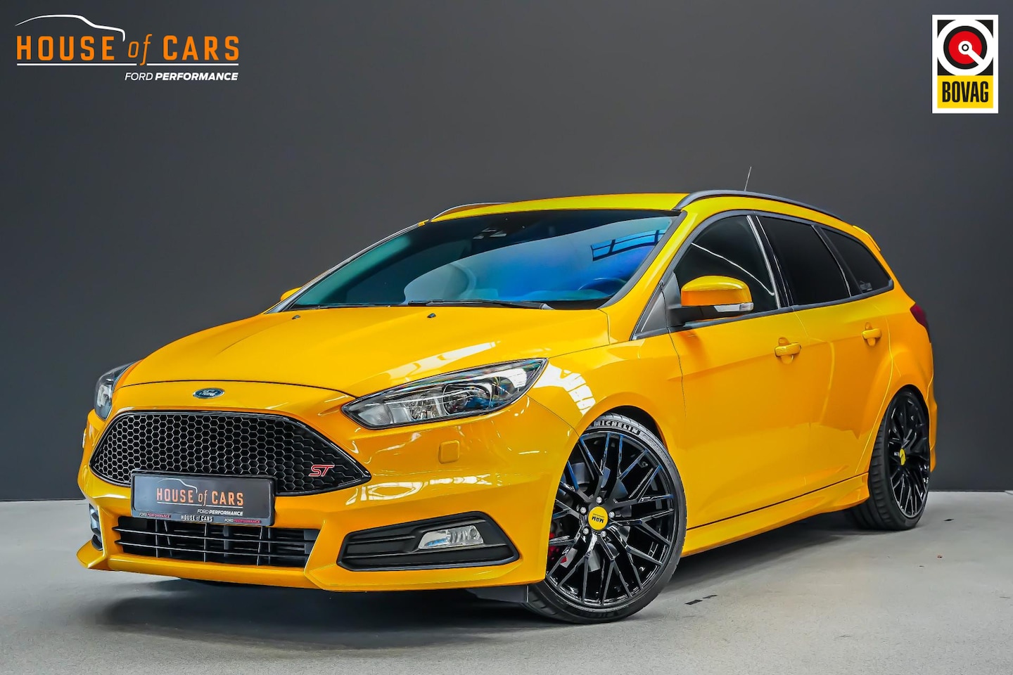 Ford Focus Wagon - 2.0 275pk ST-3 |KW-schroefset|stage 1|MAM 19"|BLIS|parkeercamera|Sony|winterpack|cruise co - AutoWereld.nl