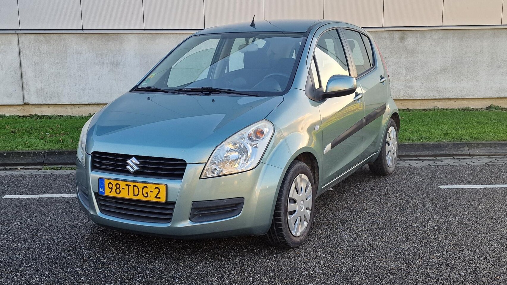 Suzuki Splash - 1.0 VVT Comfort 1.0 VVT Comfort - AutoWereld.nl