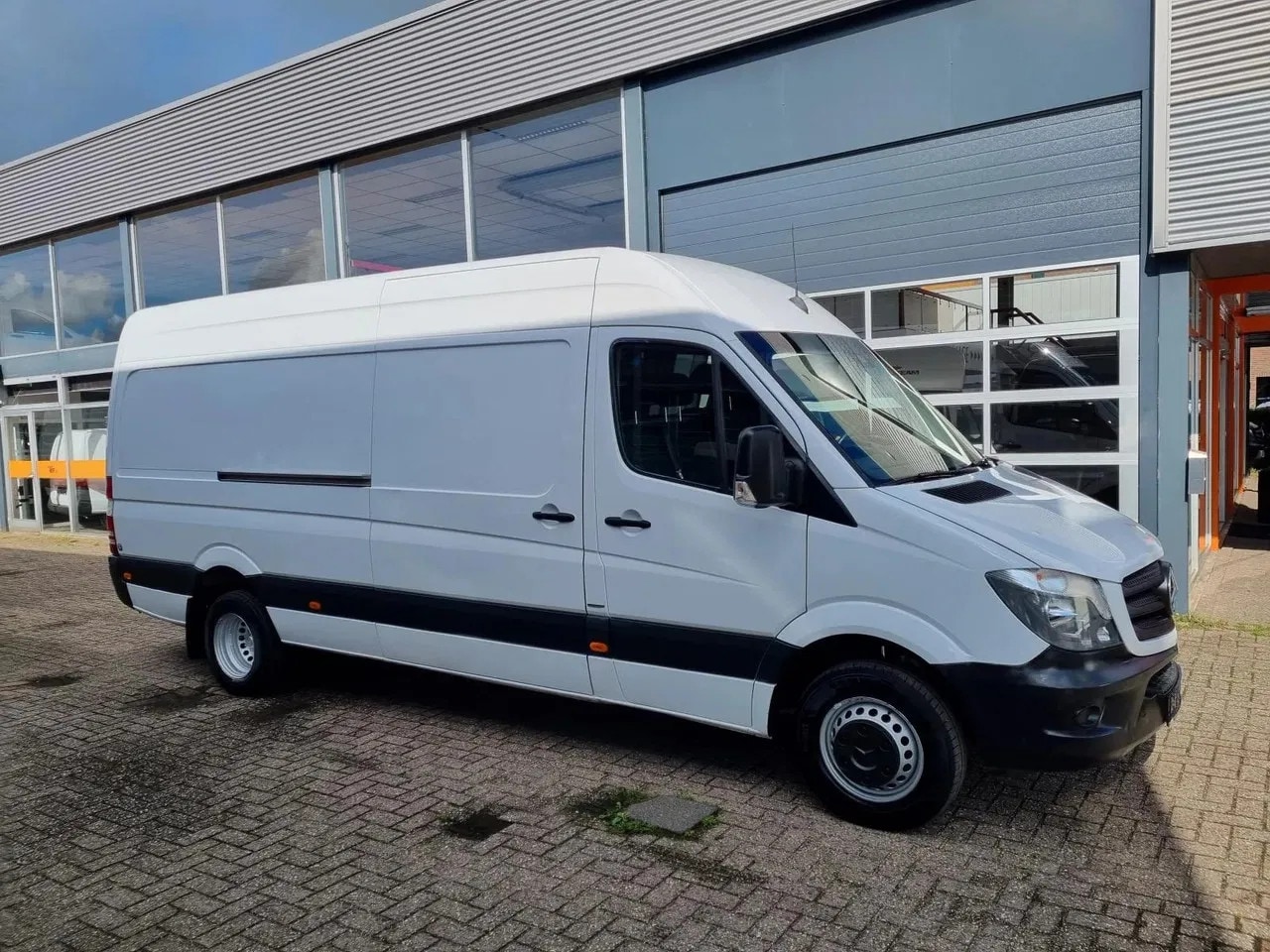 Mercedes-Benz Sprinter - 519 CDI 3.0 V6 L3H2 Automaat Euro 6 - AutoWereld.nl