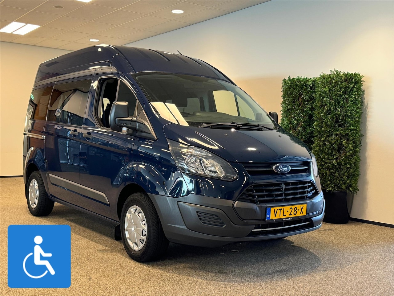 Ford Transit Custom - L1H2 Rolstoelbus - AutoWereld.nl