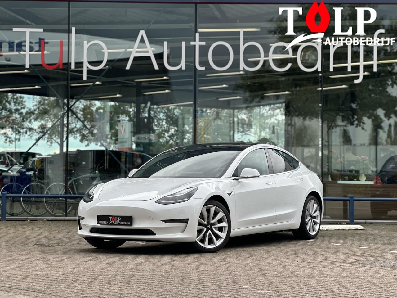 Tesla Model 3 - Long Range RWD Long Range AWD 75 kWh Autopilot Panoramadak - AutoWereld.nl