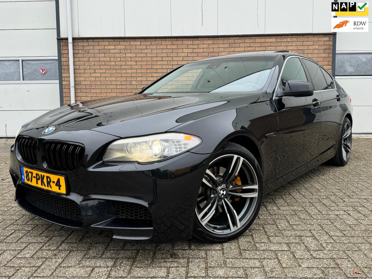 BMW 5-serie - 523i LEER/DAK/19INCH/M5 UITGEVOERD !!! - AutoWereld.nl