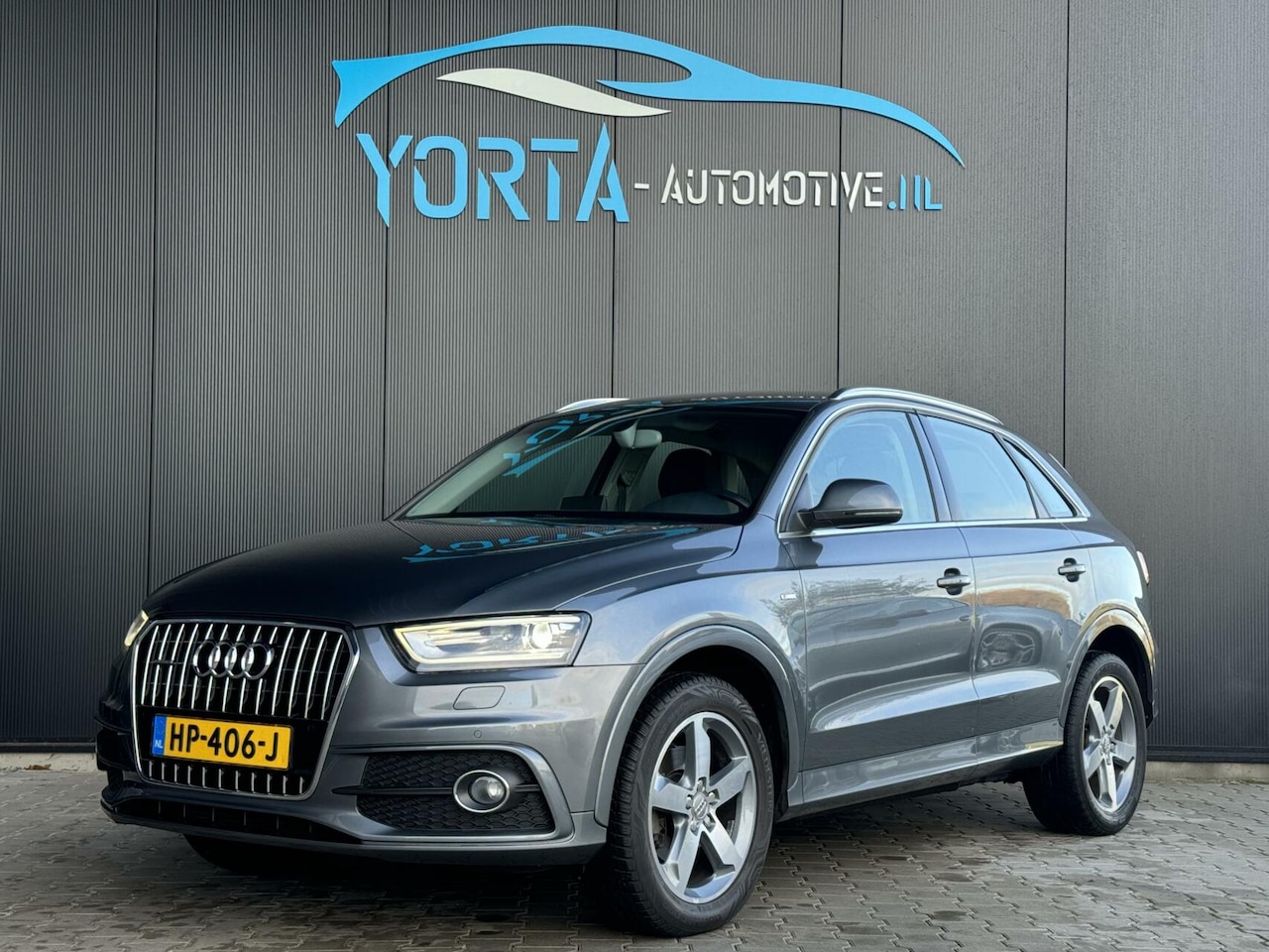 Audi Q3 - 2.0 TFSI Quattro AUTOMAAT*ELEK. HAAK*PDC*SPORTSTOEL - AutoWereld.nl