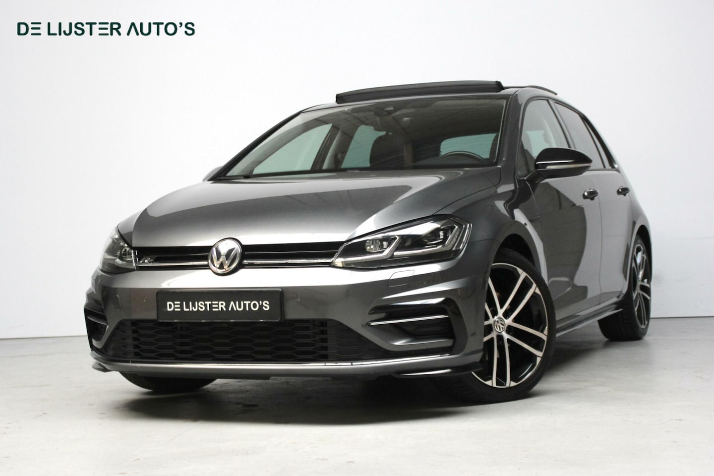 Volkswagen Golf - 7.5 - 1.5 TSI R Line Automaat 150 PK |PANORAMADAK, VIRTUAL, CARPLAY, ACC, STOEL + STUUR VE - AutoWereld.nl