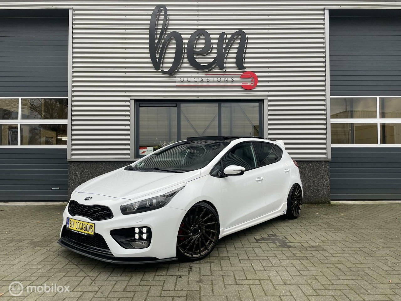 Kia Cee'd - 1.6 T-GDi GT 204PK Alcantara Pano BOMVOL!!! - AutoWereld.nl